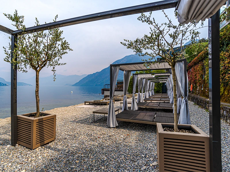Dolce Vita Real Estate - Amazing waterfront apartment in a unique resort near Bellagio