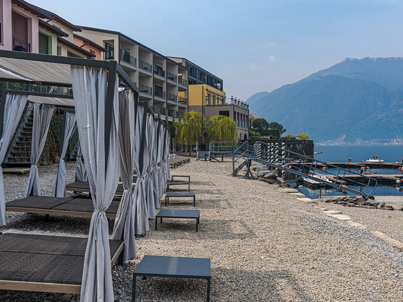 Dolce Vite Real Estate - Amazing waterfront apartment in a unique resort near Bellagio